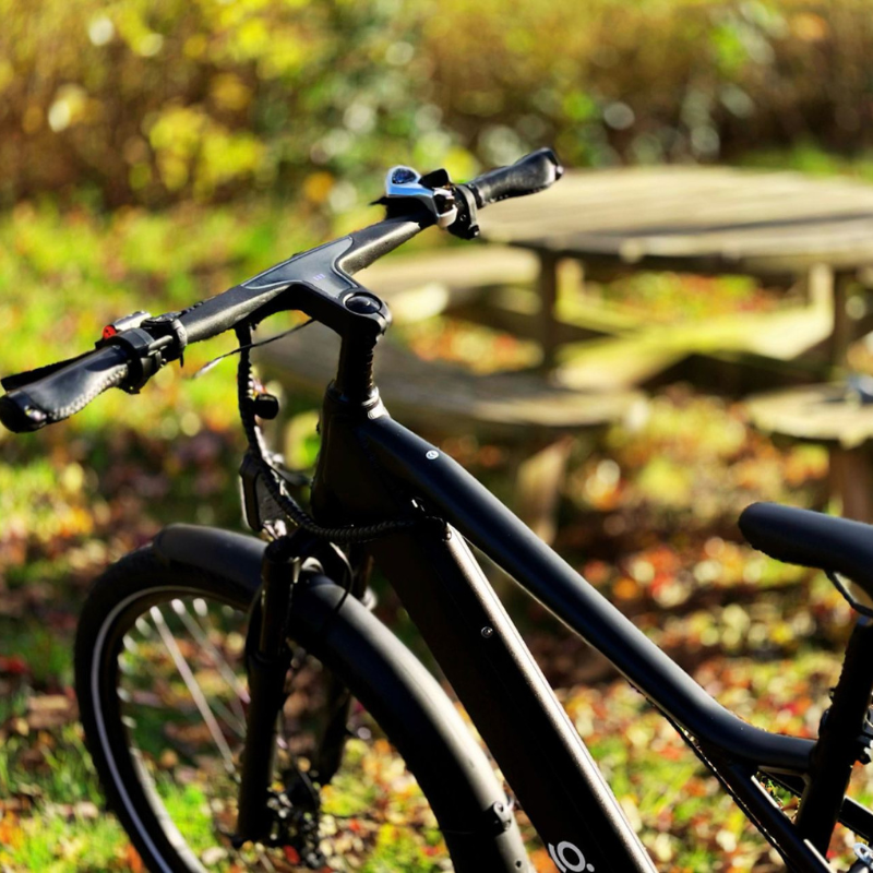 GIN X 250W: Electric Hybrid Bike Crossbar Black- Sleek Display