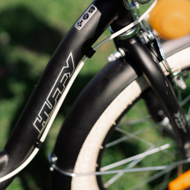 Vintage 16-inch Kids Bike 4-6 years Matte Black with basket & stabilisers