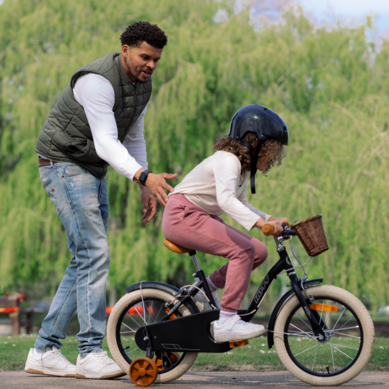 Vintage 16-inch Kids Bike 4-6 years Matte Black with basket & stabilisers