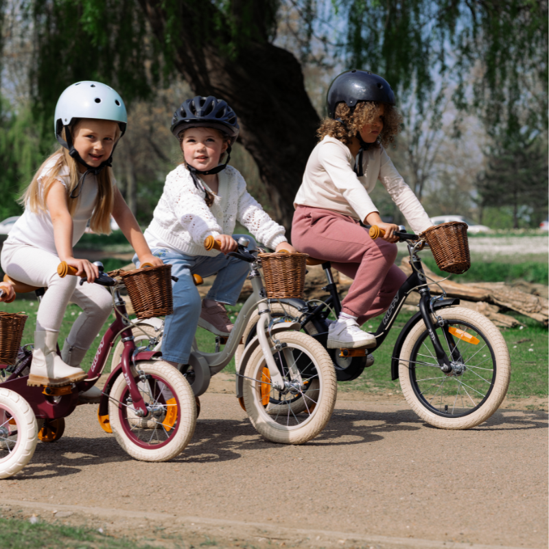 Vintage 16-inch Kids Bike 4-6 years Matte Black with basket & stabilisers