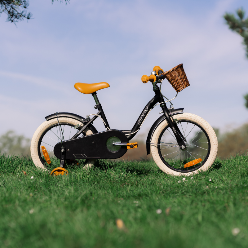 Vintage 16-inch Kids Bike 4-6 years Matte Black with basket & stabilisers