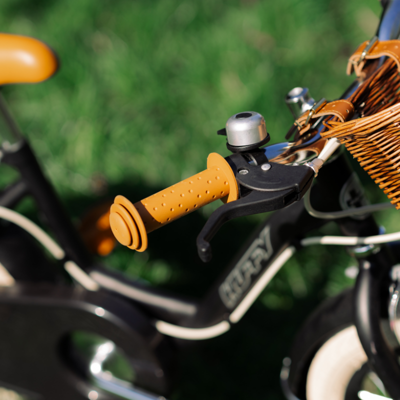 Vintage 16-inch Kids Bike 4-6 years Matte Black with basket & stabilisers