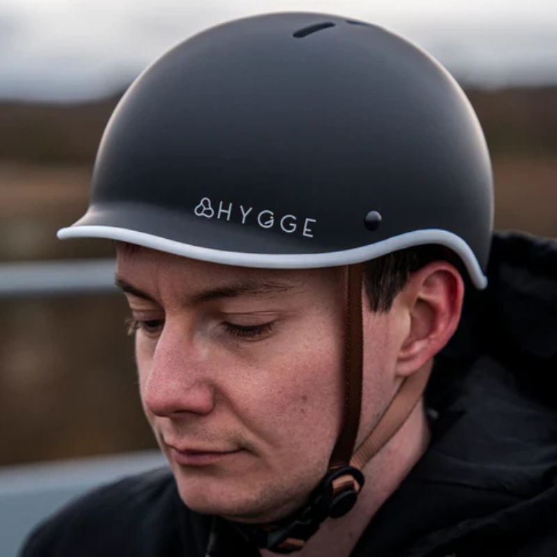 HYGEE Retro Black Helmet