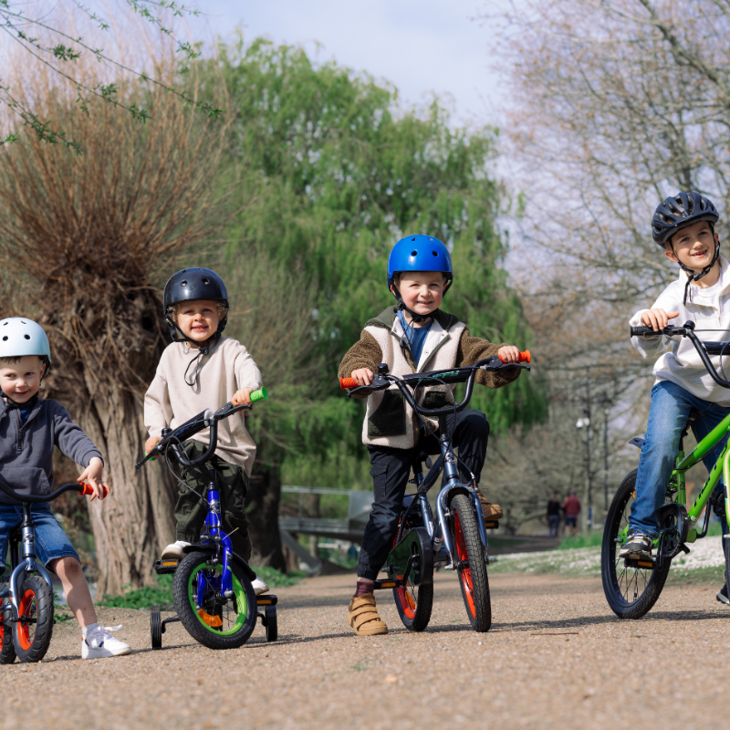 Huffy Pro Thunder 16" Green Kids Bike | 4-6 yrs | Beginner Bike with Removable Stabilisers