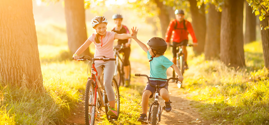 Cycling with Kids: A Fun and Safe Family Experience