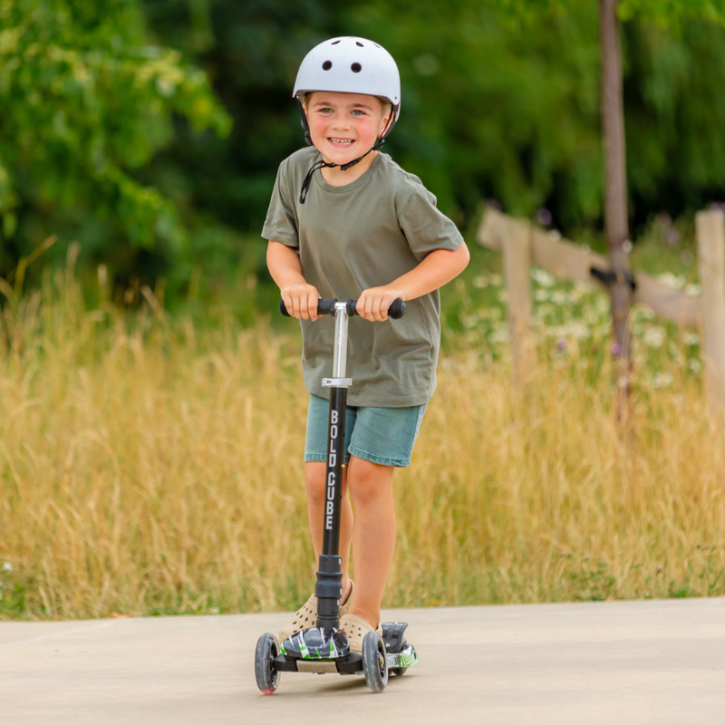 BOLDCUBE Kids Swift Green Big 3 Wheel Scooter 5+ years