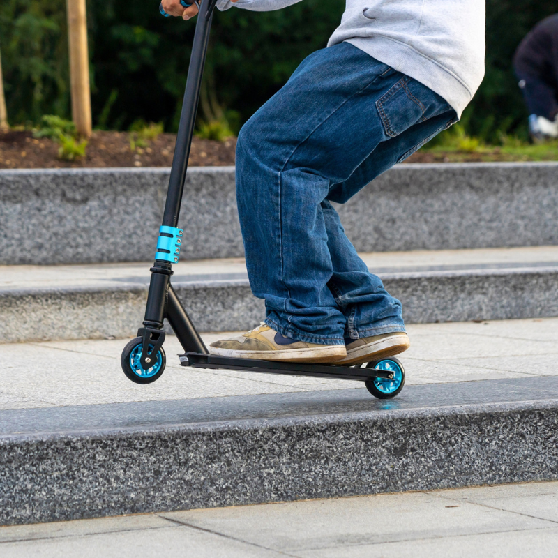 BOLDCUBE Deluxe Stunt Scooter Cyan 8+ years