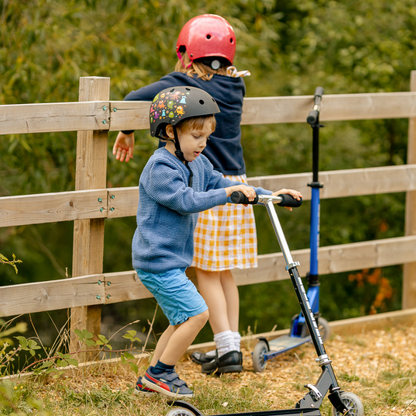 BOLDCUBE Kids Deluxe 2 Wheel Scooter Sapphire 6-14 years