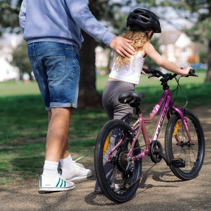 Lightweight 20-Inch Girls’ 7-Speed Bike | Neon Pink & Grey